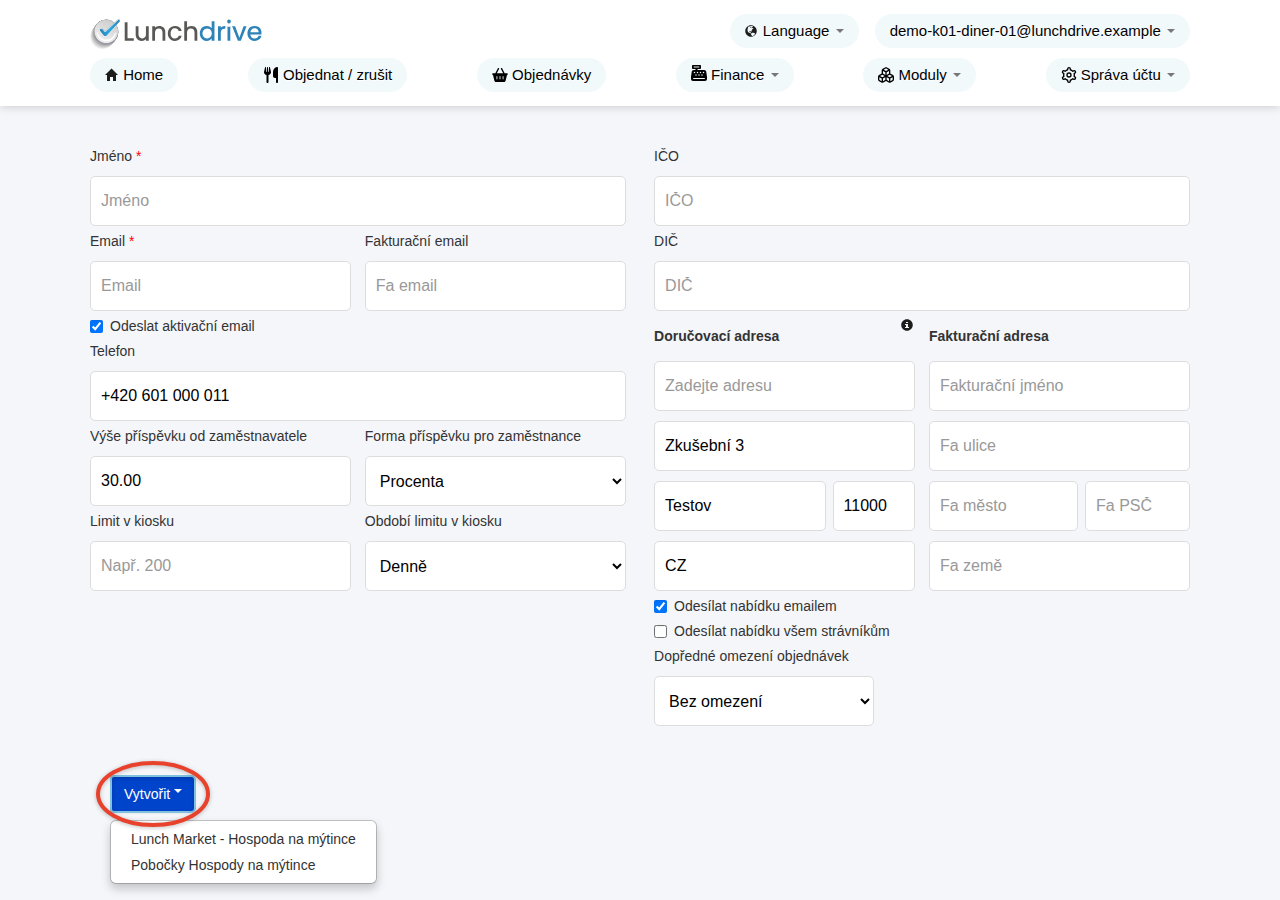 Formulář nového podřízeného klienta s rozbalenou nabídkou skupin u tlačítka Vytvořit